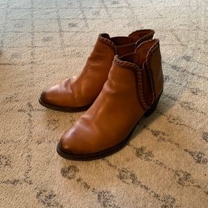 Pikolinos ankle boots.